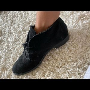 Eddie Bauer tie moccasin suede shoes